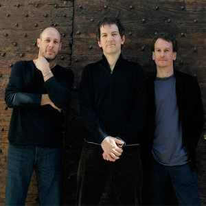 Brad Mehldau Trio ดาวน์โหลดและฟังเพลงฮิตจาก Brad Mehldau Trio