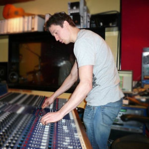 Cliff Masterson ดาวน์โหลดและฟังเพลงฮิตจาก Cliff Masterson