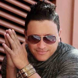 Elvis Crespo ดาวน์โหลดและฟังเพลงฮิตจาก Elvis Crespo