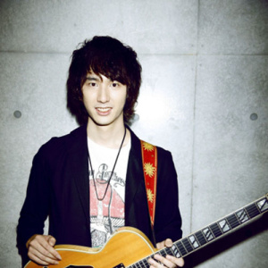 May Inoue ดาวน์โหลดและฟังเพลงฮิตจาก May Inoue