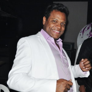 Omar Geles ดาวน์โหลดและฟังเพลงฮิตจาก Omar Geles