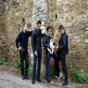 Sacred Blood ดาวน์โหลดและฟังเพลงฮิตจาก Sacred Blood