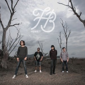 收聽Hobbit的ม้าหมุน歌詞歌曲