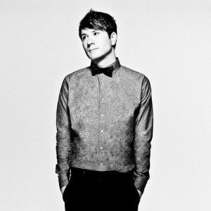 Adam Young ดาวน์โหลดและฟังเพลงฮิตจาก Adam Young
