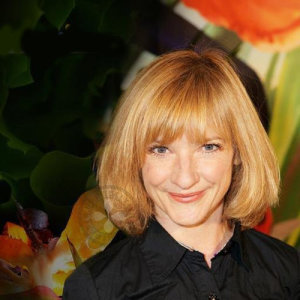 Jane Horrocks ดาวน์โหลดและฟังเพลงฮิตจาก Jane Horrocks