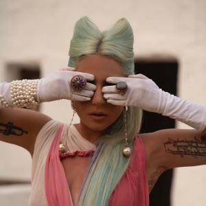 Lady Gaga ดาวน์โหลดและฟังเพลงฮิตจาก Lady Gaga