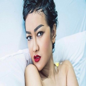 Julia Perez ดาวน์โหลดและฟังเพลงฮิตจาก Julia Perez