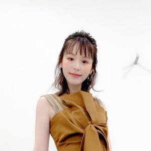 平野绫 ดาวน์โหลดและฟังเพลงฮิตจาก 平野绫