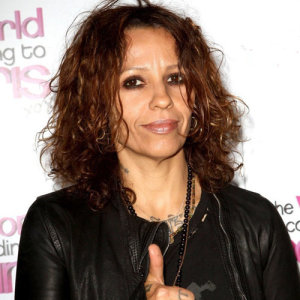 Linda Perry ดาวน์โหลดและฟังเพลงฮิตจาก Linda Perry