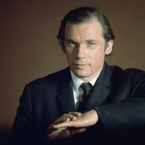 Glenn Gould ดาวน์โหลดและฟังเพลงฮิตจาก Glenn Gould