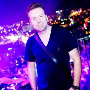 Matt Caseli ดาวน์โหลดและฟังเพลงฮิตจาก Matt Caseli