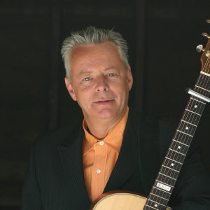 Tommy Emmanuel ดาวน์โหลดและฟังเพลงฮิตจาก Tommy Emmanuel