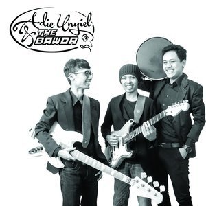 Listen to Pulang song with lyrics from Adie Unyiel & The BAWOR