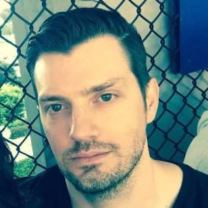 Nicholas Bennison ดาวน์โหลดและฟังเพลงฮิตจาก Nicholas Bennison