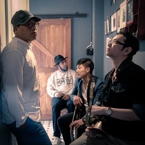 收聽8 ไม้เท้า的ไม่ถาม歌詞歌曲