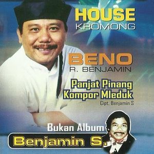 Dengarkan Panjat Pinang lagu dari Beno R. Benjamin dengan lirik
