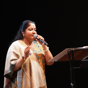 Chithra ดาวน์โหลดและฟังเพลงฮิตจาก Chithra