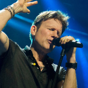 Corey Hart ดาวน์โหลดและฟังเพลงฮิตจาก Corey Hart