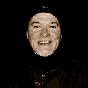 Howard Crook ดาวน์โหลดและฟังเพลงฮิตจาก Howard Crook