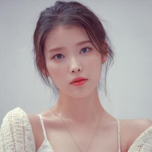 IU ดาวน์โหลดและฟังเพลงฮิตจาก IU