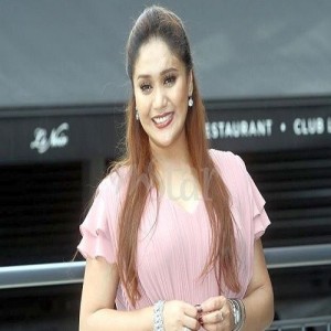 Azharina ดาวน์โหลดและฟังเพลงฮิตจาก Azharina