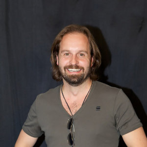 Alfie Boe ดาวน์โหลดและฟังเพลงฮิตจาก Alfie Boe