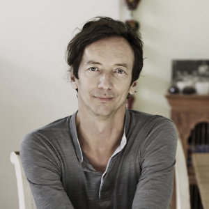 Hauschka ดาวน์โหลดและฟังเพลงฮิตจาก Hauschka