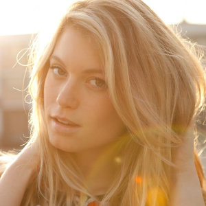 Anabel Englund ดาวน์โหลดและฟังเพลงฮิตจาก Anabel Englund