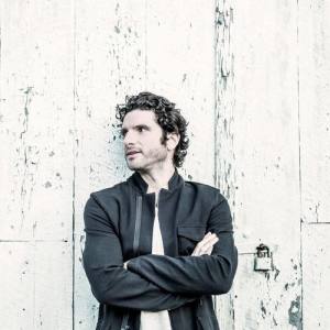 Romain Collin ดาวน์โหลดและฟังเพลงฮิตจาก Romain Collin