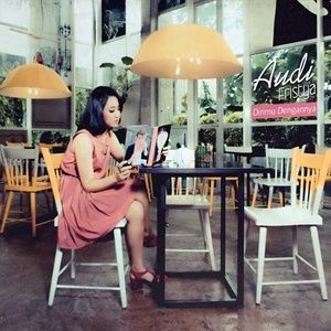 ดาวน์โหลดและฟังเพลง New Love พร้อมเนื้อเพลงจาก Audi Fristya