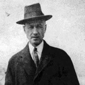 Charles Ives ดาวน์โหลดและฟังเพลงฮิตจาก Charles Ives
