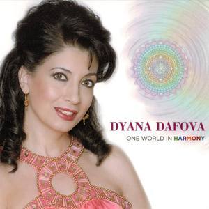 收聽Dyana Dafova的Emang歌詞歌曲