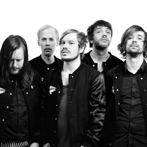 Grande Roses ดาวน์โหลดและฟังเพลงฮิตจาก Grande Roses