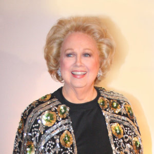 Barbara Cook ดาวน์โหลดและฟังเพลงฮิตจาก Barbara Cook