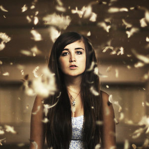 Lauren Aquilina ดาวน์โหลดและฟังเพลงฮิตจาก Lauren Aquilina