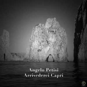 收聽Angelo Petisi的Funiculi Funicula歌詞歌曲