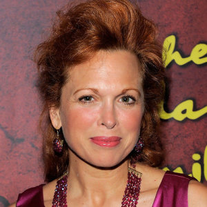 Carolee Carmello ดาวน์โหลดและฟังเพลงฮิตจาก Carolee Carmello