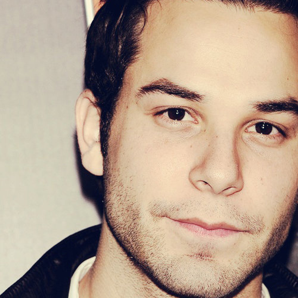 Skylar Astin