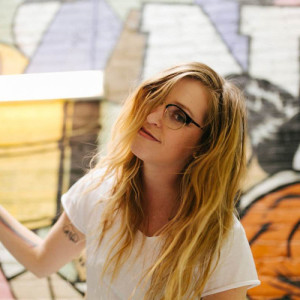 Jillian Rae ดาวน์โหลดและฟังเพลงฮิตจาก Jillian Rae