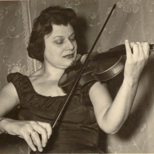 Pina Carmirelli ดาวน์โหลดและฟังเพลงฮิตจาก Pina Carmirelli