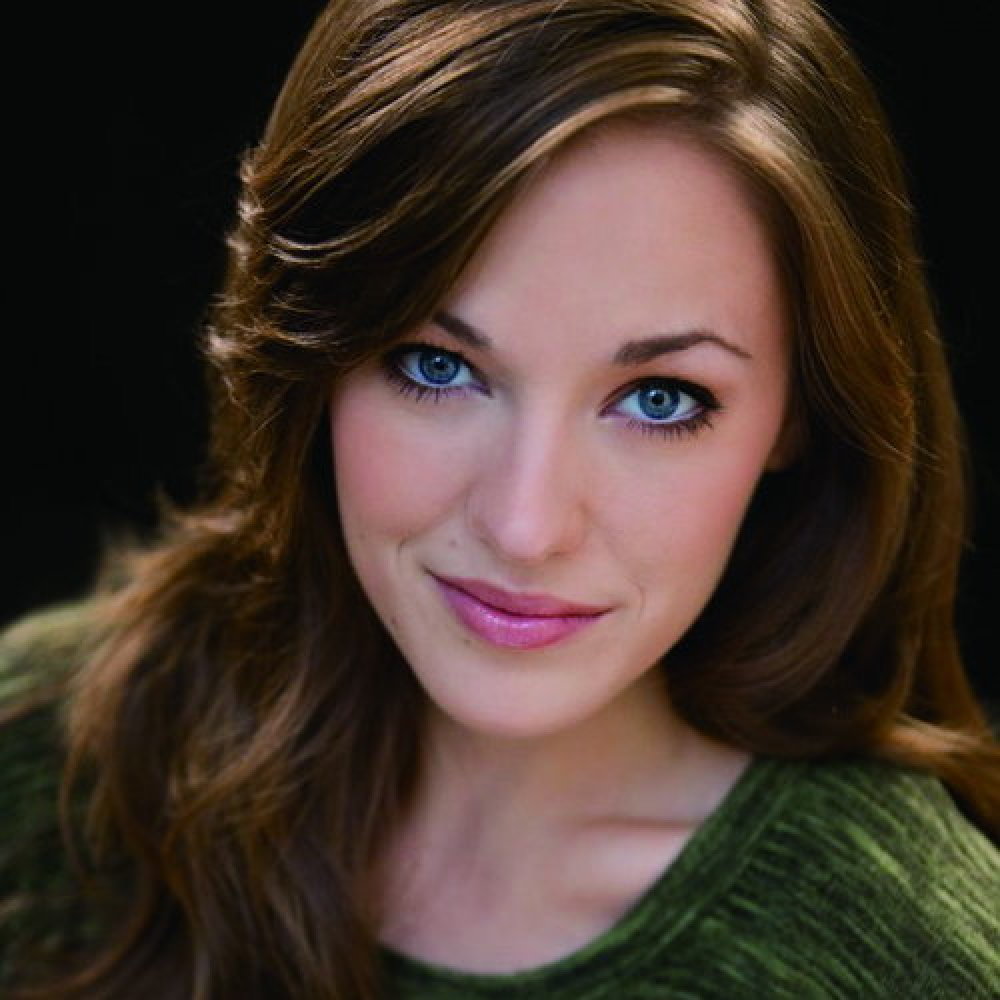 Laura Osnes 