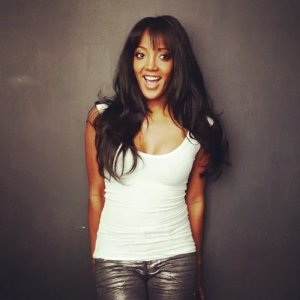 Mickey Guyton ดาวน์โหลดและฟังเพลงฮิตจาก Mickey Guyton