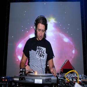 DJ Rocca ดาวน์โหลดและฟังเพลงฮิตจาก DJ Rocca