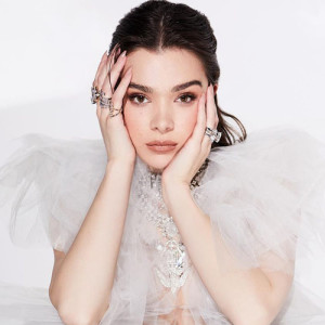 Hailee Steinfeld ดาวน์โหลดและฟังเพลงฮิตจาก Hailee Steinfeld