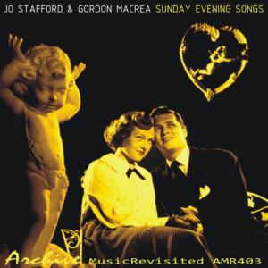Dengarkan lagu In the Gloaming nyanyian Jo Stafford dengan lirik