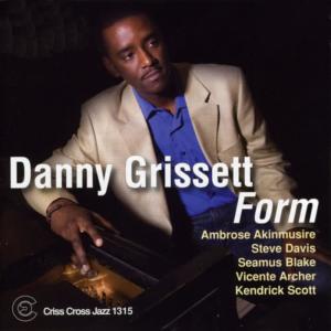 收聽Danny Grissett的Ugly Beauty歌詞歌曲