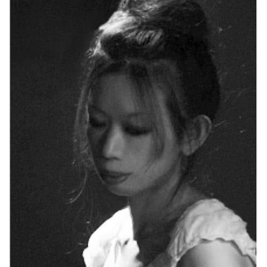 ดาวน์โหลดและฟังเพลง Rain พร้อมเนื้อเพลงจาก Chi-Ka