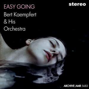 收聽Bert Kaempfert And His Orchestra的Living It Up歌詞歌曲