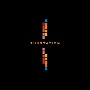 ดาวน์โหลดและฟังเพลง Black and Blue พร้อมเนื้อเพลงจาก Sunstation