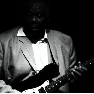 ดาวน์โหลดและฟังเพลง Cora พร้อมเนื้อเพลงจาก Byther Smith